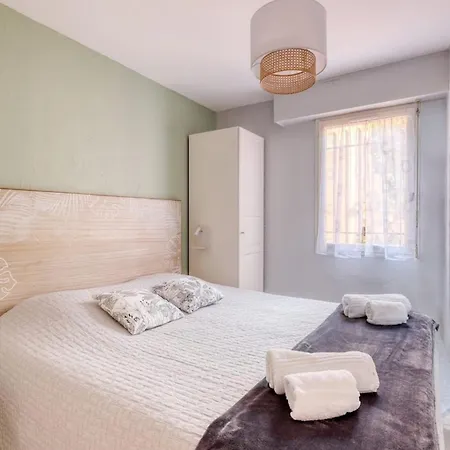 T2 Sea View In Saint-clair - Rated 3 * Le Lavandou