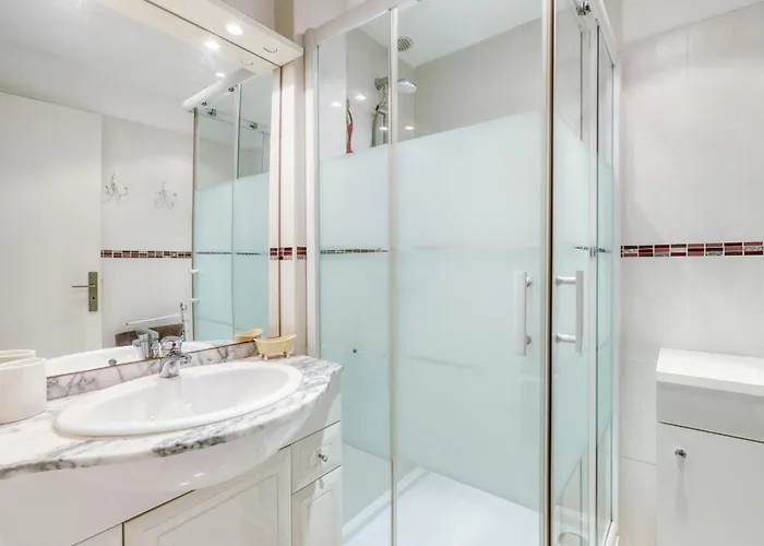 T2 Sea View In Saint-clair - Rated 3 *