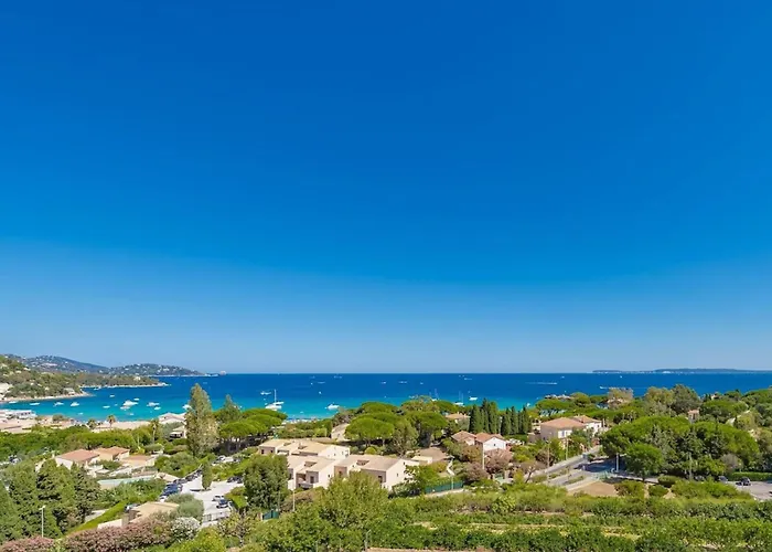 T2 Sea View In Saint-clair - Rated 3 לה לבאנדו